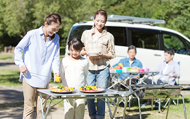 アウトドアシーンに